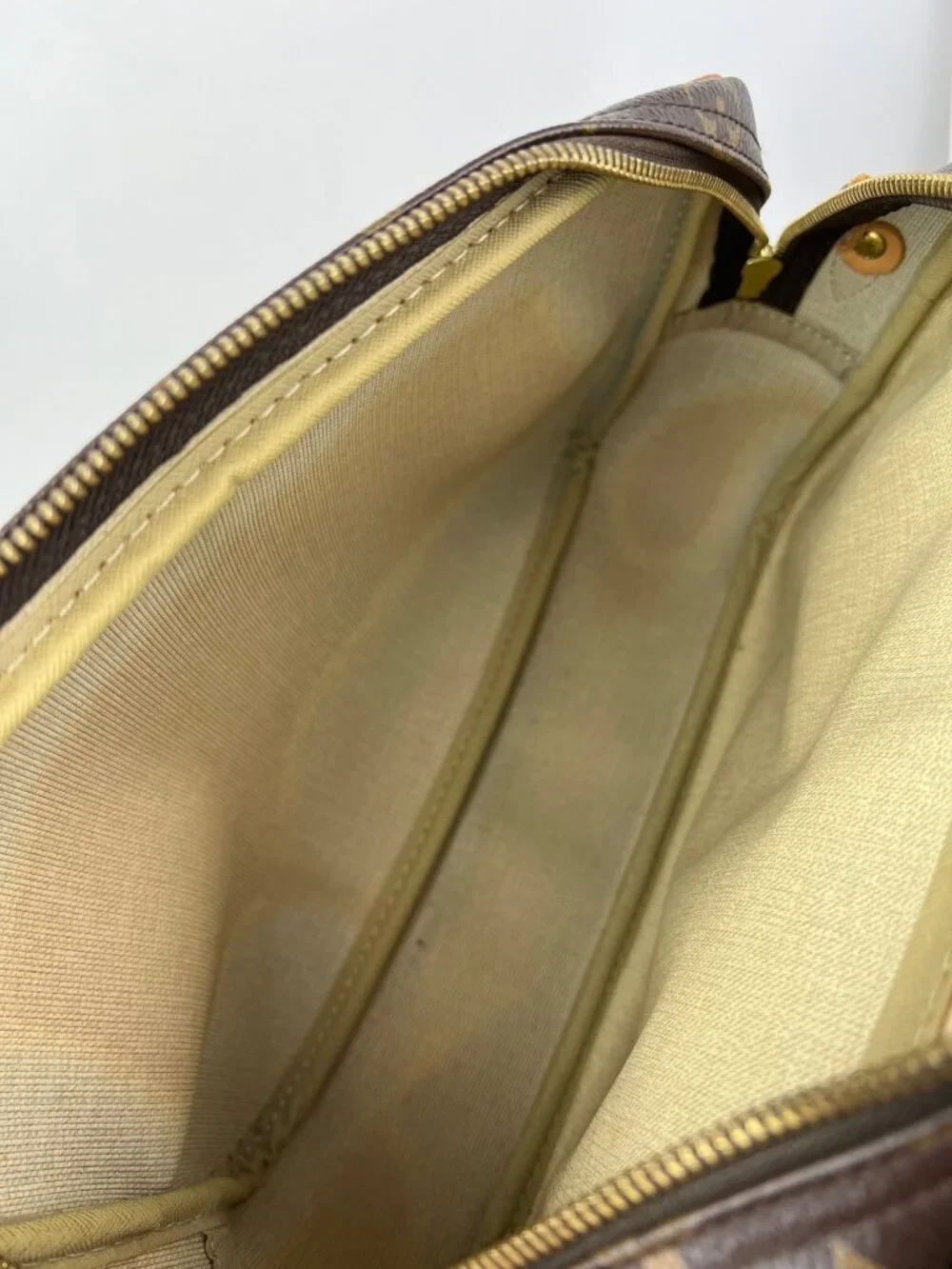 Louis Vuitton Reporter PM Monogram Messenger Bag Vintage
